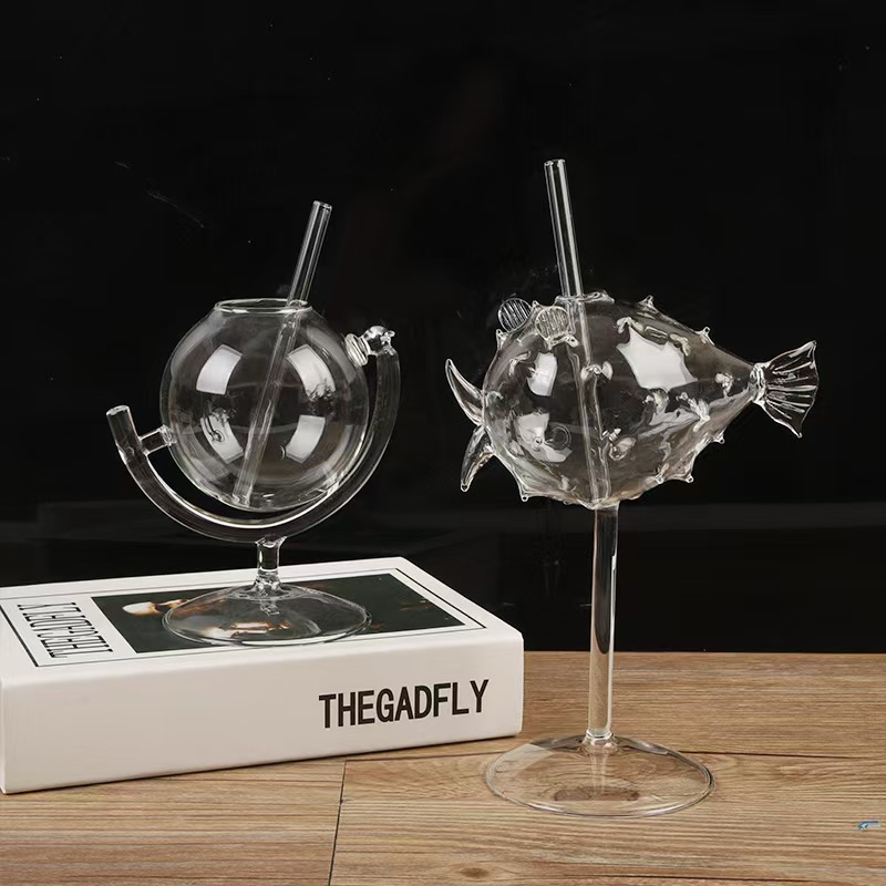 Gelas koktail globe selebriti internet yang dipersonalisasi